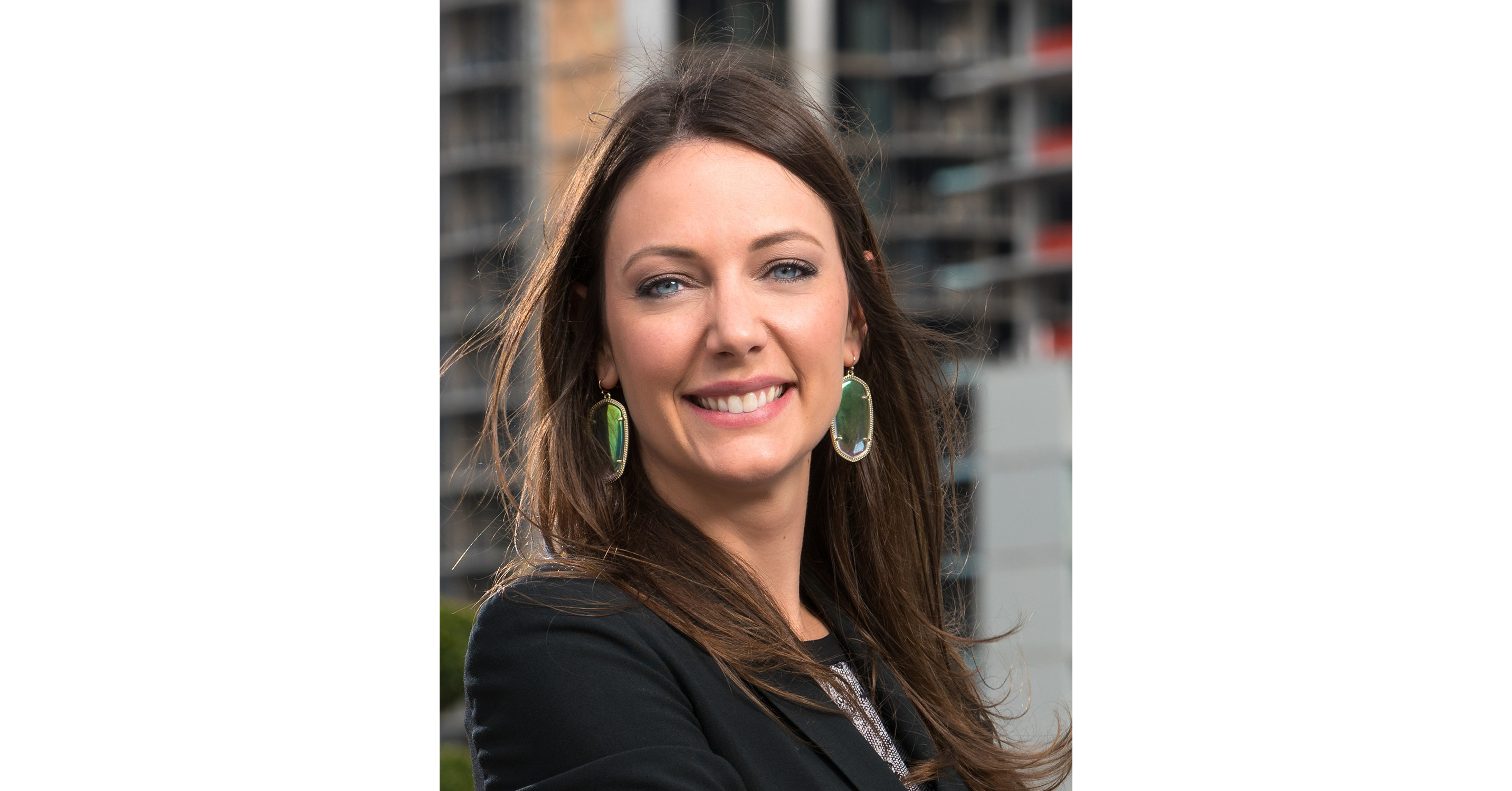 Dallas Real Estate Attorney Julie Pettit Earns DAYL Outstanding Young