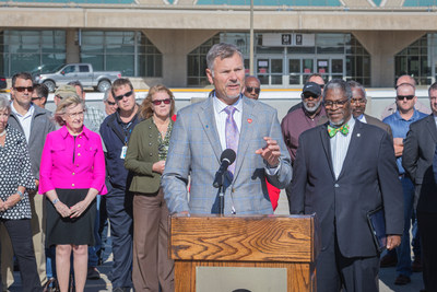 Burns & McDonnell Chairman and CEO, Ray Kowalik, joined Kansas City, Missouri Mayor Sly James to announce a proposal to design and build a new one-terminal airport at KCI and lead a team of private investors to finance the project.