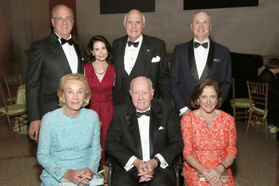 Lawrence and Lori Fink, Ken and Elaine Langone, Robert I. Grossman, MD, Dean and CEO of NYU Langone, Elisabeth J. Cohen, MD, and honoree Thomas S. Murphy at the 2017 Violet Ball.