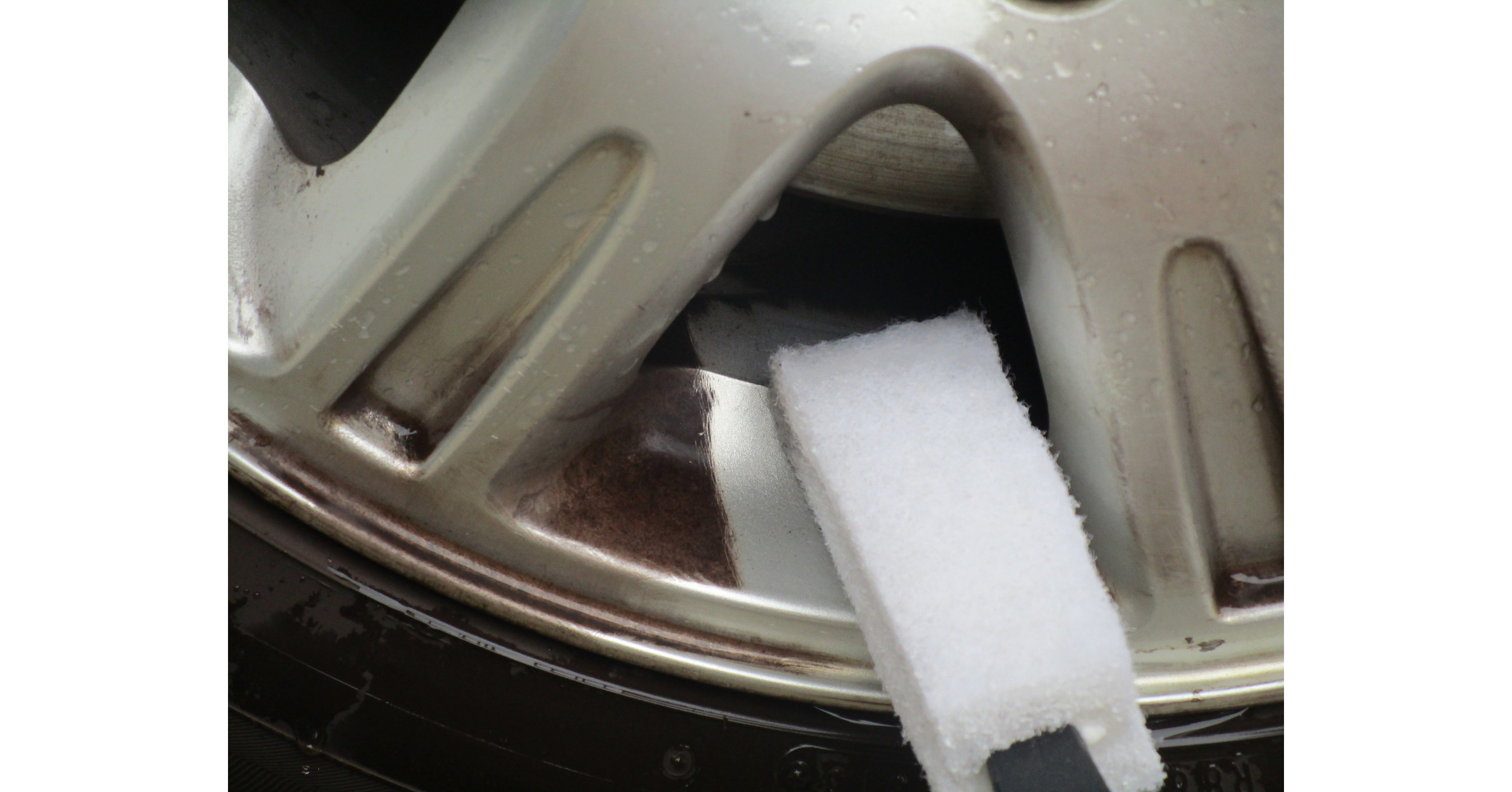 What's Better Than a Brush for Cleaning Brake Dust From Car Wheels?