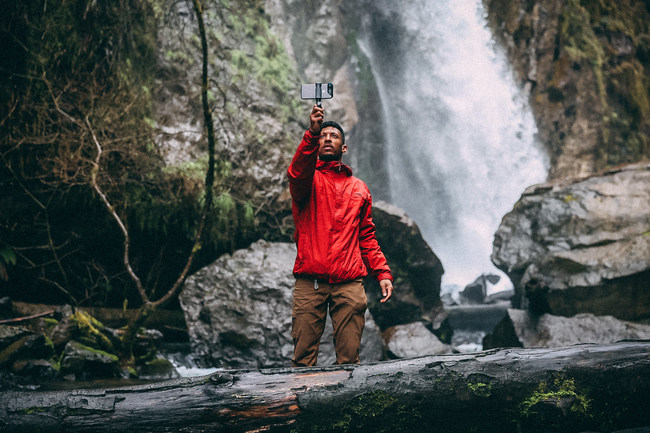 By adding a pop color jackets of red, blue and purple, we were able to show perspective in size and compliment the lush green of the Oregon countryside. The Pivot grip by olloclip made for the perfect travel companion for capturing stabilized the outdoor video content.