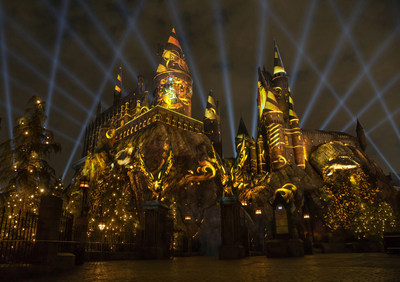 Universal Studios Hollywood Casts a Dazzling Spell on “The Wizarding World of Harry Potter” with Its All-New Summertime Enhancement, “The Nighttime Lights at Hogwarts Castle,” Inviting Guests to Experience the Immersive Land in a Whole New Light, Beginning June 23