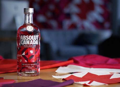 Absolut Vodka Celebrates 150 Years of Forward Thinking with Limited Edition Bottle (CNW Group/Corby Spirit and Wine Communications)