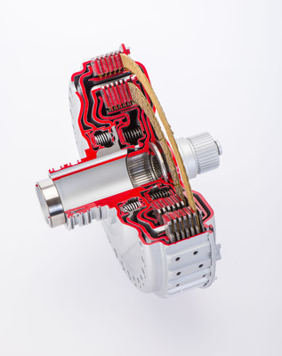 Specifically designed for use in high-rev applications and sports cars, BorgWarner’s innovative dual-clutch module family provides enhanced shift feel and improved fuel economy.