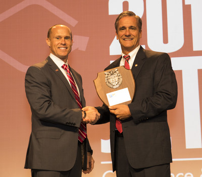 Bechtel employee, Retired U.S. Army Captain Darren Amick (left) received the prestigious “Outstanding Contributor of the Year” award from the Society of American Military Engineers earlier today for his work to help with the recruitment of veterans into the private sector.