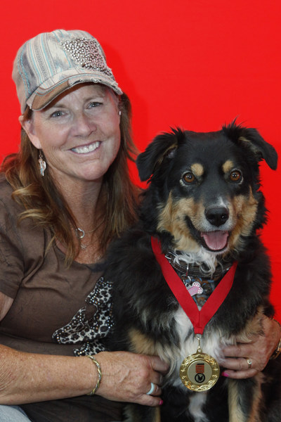 Purina Animal Hall of Fame 2017 Inductee Becky Jo with owner Tracy Matkea (CNW Group/Nestlé Purina PetCare Canada)