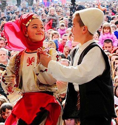 albanian albania culture folk festival traditional clothing dance dancers plaza hart detroit 4th june american celebrities performing usa over travel