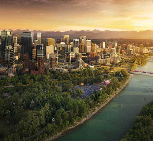 The Calgary Marriott Downtown offers the perfect location to explore all the sights and exciting Canada 150th celebrations happening around the city. (CNW Group/Marriott Hotels & Resorts Canada)