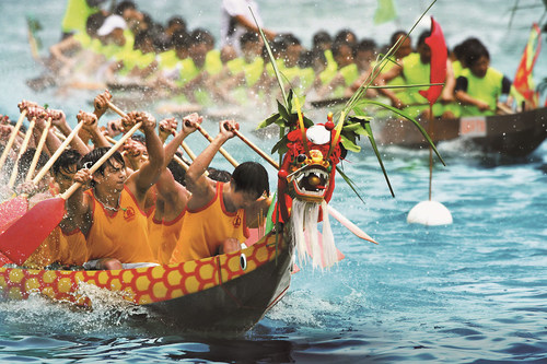 Hong Kong's Dragon Boat Festival Takes Center Stage At Central's ...