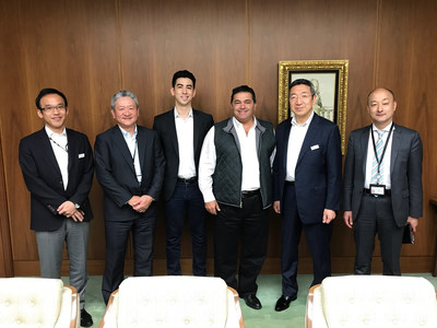 Plug and Play, the world's largest technology accelerator, has partnered with Mitsubishi UFJ Financial Group to open Tokyo's first accelerator. At the signing of the partnership agreement were, from left to right, Takayuki Motoda (BTMU), Saburo Araki (BTMU), Phillip Vincent (Plug and Play Japan), Saeed Amidi (Plug and Play), Minoru Soutome (BTMU), and Hirofumi Aihara (BTMU).