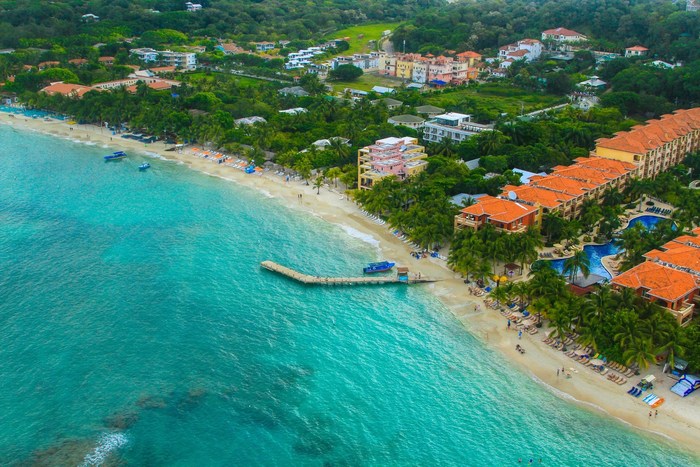 TripAdvisor Names Honduras’ West Bay Beach The Best In Central America