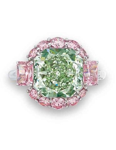 Green Diamond Ring (CNW Group/Paragon International Wealth Management Inc.)