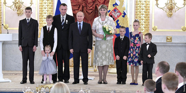 Putin odlikovao ekstremiste Jehovah_s_Witness_Family