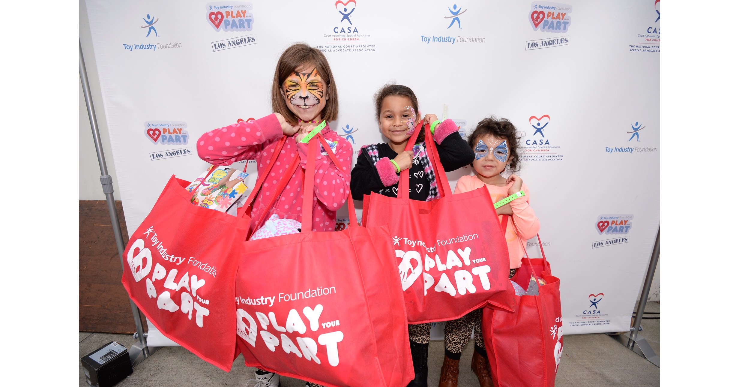 Local Toy Company Volunteers Team Up to Help Tens of Thousands of Kids