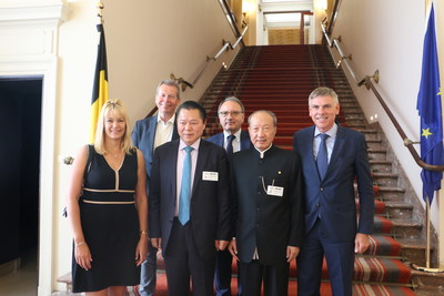 Chen Feng was invited to visit Senate and House of Representatives.