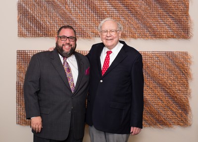 Matthew Maschler and Warren Buffet joined the attendees at the Israel Bonds Delegation Dinner