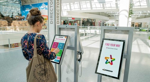 Shopper at Mall of America using digital directory