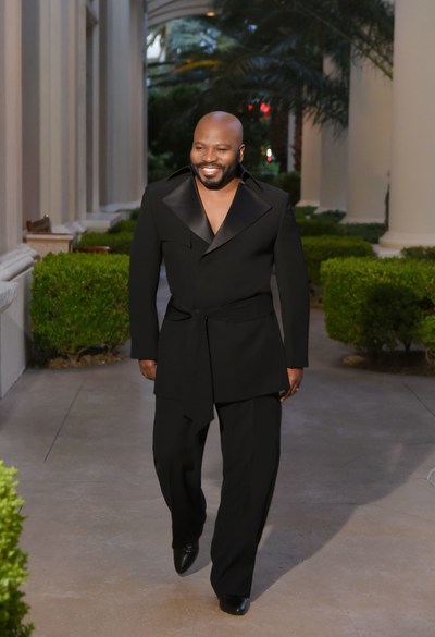 Franklin Eugene captivated and delighted crowds and fans alike when he appeared in Las Vegas, Nevada on May 25, 2017.  Special thanks to Trent Black Photography, the entire staff of the Four Seasons Hotel and Resort, Las Vegas, Mandalay Bay Convention Center, and UBM.  Mr. Eugene appears in the Taylor Re' from the Franklin Eugene Peerless  Collection.