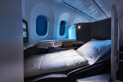 Air Canada est nommée meilleur transporteur aérien en Amérique du Nord par Skytrax World Airline Awards au Salon de l'aéronautique de Paris (Groupe CNW/Air Canada)