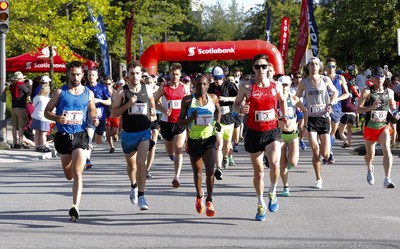 Over 6,700 runners participated in the Scotiabank Vancouver Half-Marathon & 5k, raising $970,000 and counting for 76 local charities through the Scotiabank Charity Challenge. Photo by Inge Johnson of Canada Running Series. (CNW Group/Scotiabank)