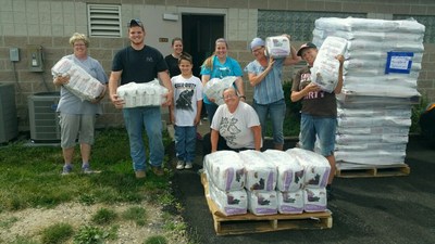 Tons of Love for Animals in Need: American Humane and Chicken Soup for the Soul Pet Food Deliver 6,457 Pounds of Food and Love to the Fort Defiance Humane Society.