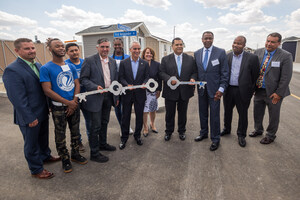 Mayor Emanuel Joins Peoples Gas and North Shore Gas to Celebrate the Grand Opening of its New Training Center in Little Village