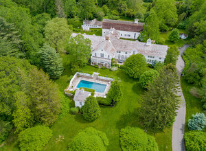 Harry &amp; Jill Connick List New Canaan, CT Estate for $7.5M