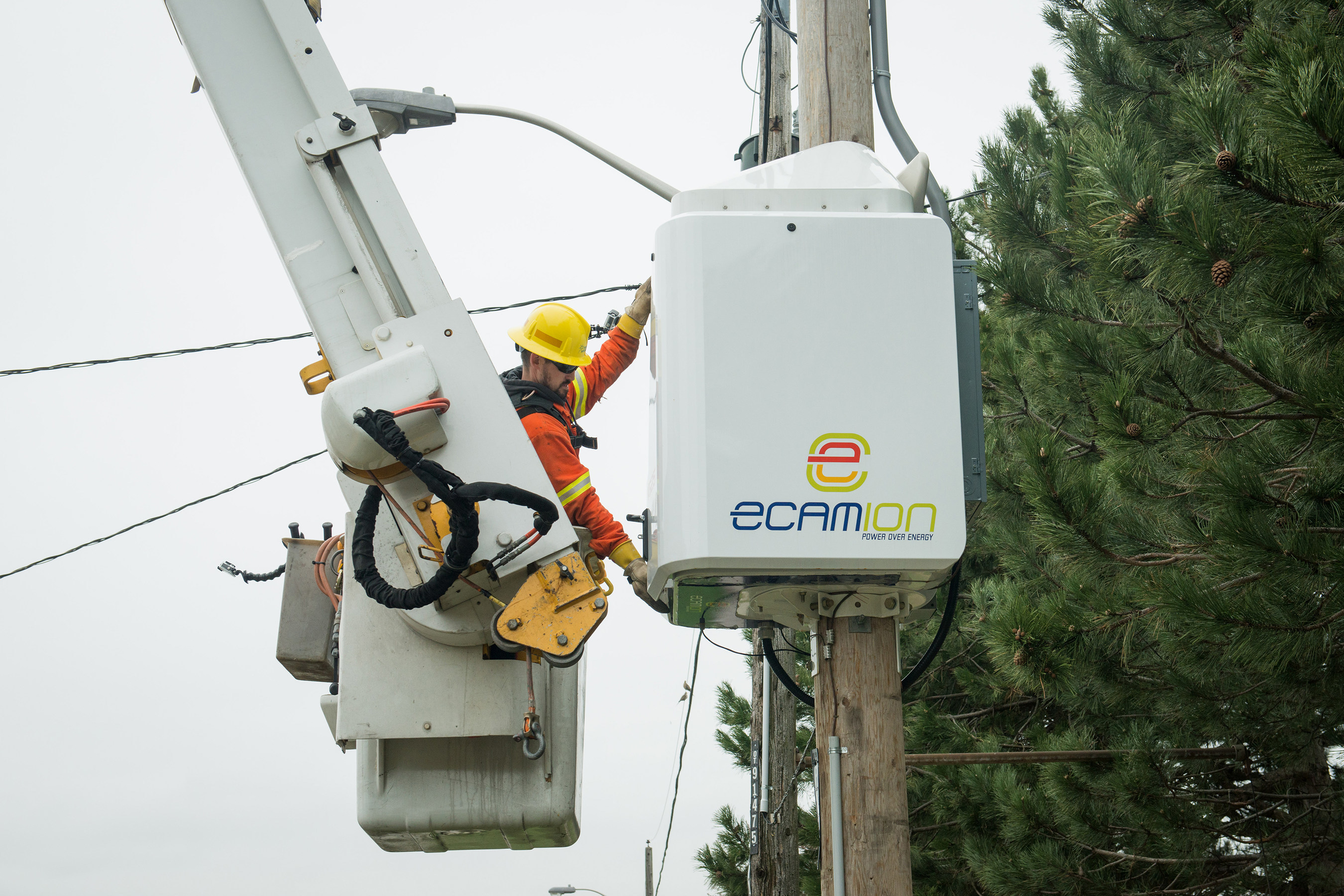World S First Grid Scale Pole Mounted Energy Storage System Showing Promising Results
