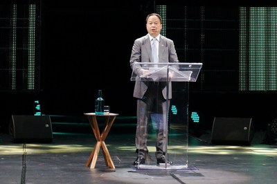 Yu Jun, presidente de GAC Motor, hace una presentación en inglés en Michelin Movin’On, la cumbre global de movilidad sostenible en  Montreal, Canadá, en junio (PRNewsfoto/GAC Motor)