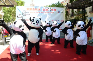 Des pandas foisonnent les rues de trois villes méditerranéennes à la suite de la campagne mondiale de marketing du tourisme « Chine magnifique, au-delà des pandas »