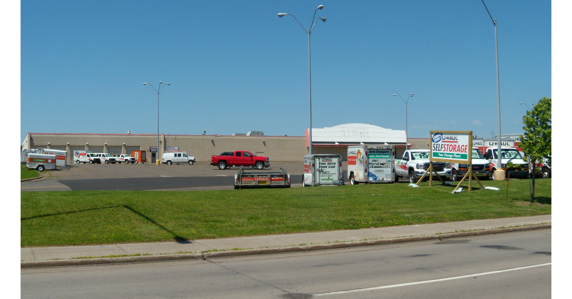 Moving Makeover UHaul of Superior Fills Vacant Building