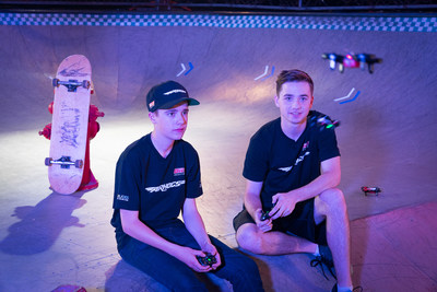 To kick off his partnership with Air Hogs, Luke Bannister aka BanniUK (left) joined Johnny Schaer aka JohnnyFPV (right), VIP, media and retailers, along with NEXXBlades teammates at the UK launch of the Air Hogs DR1 race drones in Westfield London on July 12. Bannister joins fellow FPV drone pilot Schaer on the Air Hogs race roster. Atlanta-based Schaer, who flies under the moniker, Johnny FPV, kicked off his partnership with the brand in 2016, starring in commercials for the brand’s first race. (CNW Group/Spin Master)