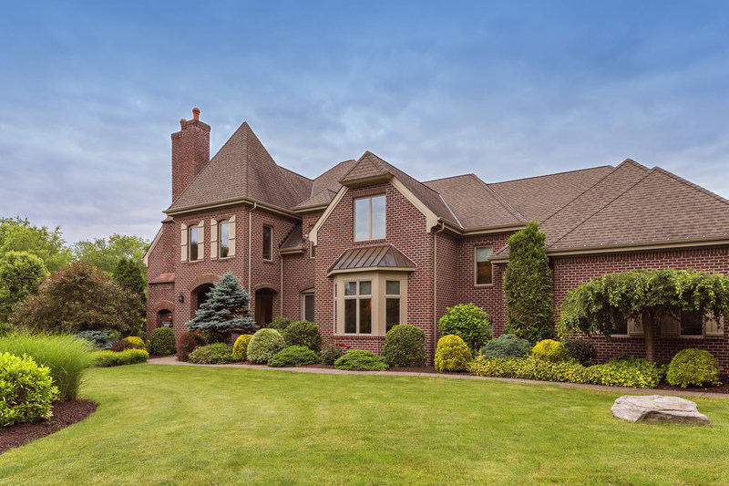 Luxurious Family Home Near Pittsburgh, PA Scheduled for Luxury Auction