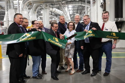 Cascades inaugurated today its new tissue converting plant in Oregon. (CNW Group/Cascades Inc.)