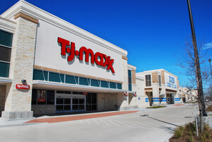 Stream Realty Partners Sells Retail Power Center in Pearland