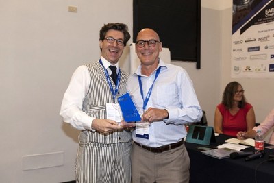 Morneau Shepell's Paul Wittes (seen on the right) accepts the Innovation of the Year Award from EAEF President Igor Moll (CNW Group/Morneau Shepell Inc.)