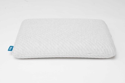 Leesa’s new pillow, made with Leesa’s cooling Avena® foam and Universal Adaptive Feel to ensure coolness and long-lasting shape.