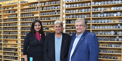 Meena Khan, Manager, Legal Affairs, Rideau Peter W. Hart, Director and Chief Executive Officer, Rideau, Steve Perrone, Chief Financial Officer, Rideau (CNW Group/Rideau Inc.)