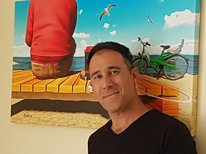 "The Best Gift You Can Give": Dori Shasha Art Studio Creates Colorful, Framed Portraits Bursting With Personality