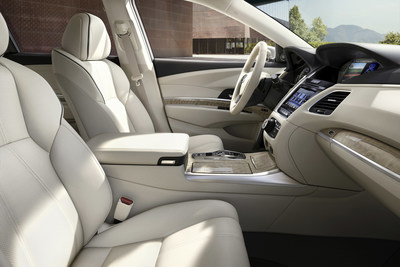 The 2018 Acura RLX Sport Hybrid interior receives upgraded materials and touchpoints including a completely redesigned seat featuring high-contrast piping and stitching, as well as a new Sea Coast leather steering wheel option, adding sophistication to an interior with class-leading space and comfort.