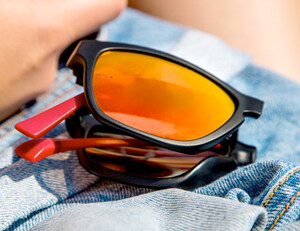 Automatically Unfolding Sunglasses Now Live on Kickstarter