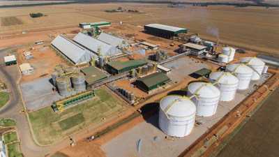 FS Bioenergia is the first corn-only ethanol production facility in Brazil. The landmark $115 million plant is an international collaboration between U.S.-based Summit Agricultural Group and Brazilian agribusiness Fiagril. FS Bioenergia will help meet Brazil's growing ethanol needs and introduce new feed options to its livestock industry.
