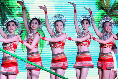 Hainan folk dance performance - bamboo dance by the Li girls on Hainan-Themed Day of Astana 2017 Expo