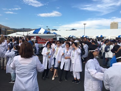 USANA Associates in their Guinness World Records scientist kits