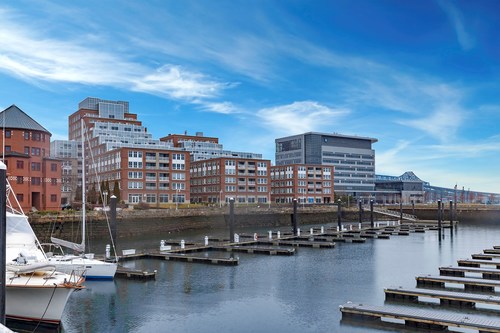 John Hancock Real Estate acquires Boston's HarborView at the Navy Yard, a 224-unit, Class-A high-rise multi-family property (CNW Group/Manulife Financial Corporation)