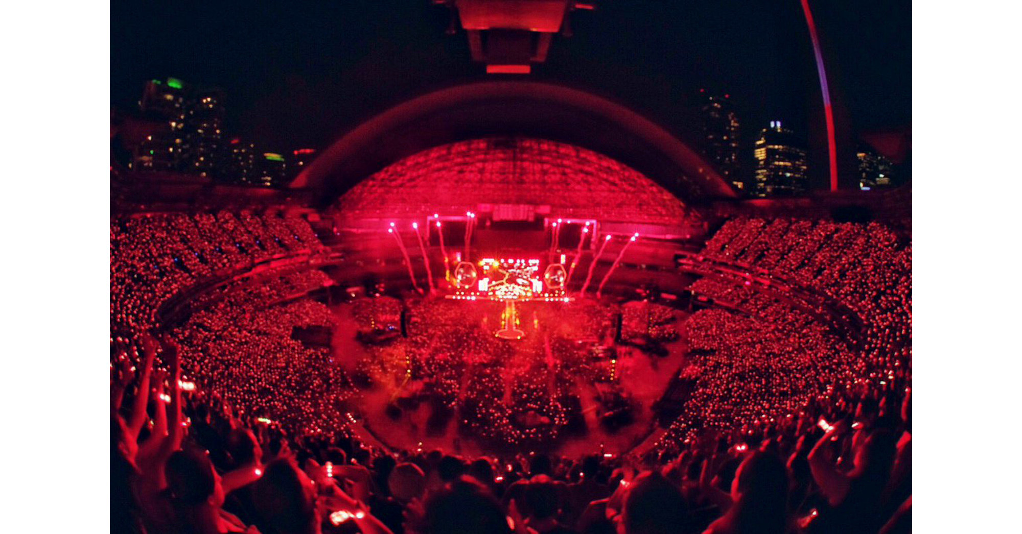 Coldplay's Brilliant LED Wristbands Light Up Miami's Hard Rock Stadium