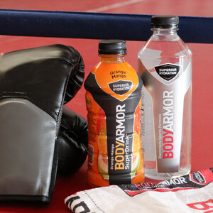 La bebida deportiva BODYARMOR sube al ring para hidratar a Mayweather vs. McGregor