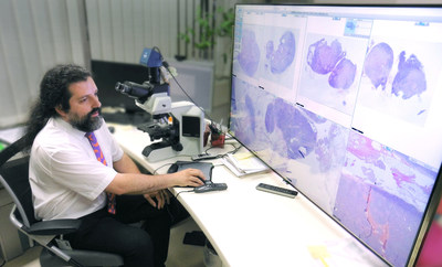 For tissue diagnostics, Dr. Afschin Soleiman uses a 65 inch monitor with Philips’ digital pathology solution.