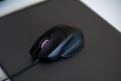 Razer Takes Aim At FPS Market With Customizable Basilisk Mouse