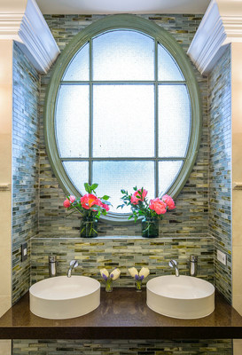 TOTO's Helix Wall Mount EcoPower Faucets and Arvina Vessel Lavatories enhance the elegance of Bryant Park’s newly remodeled luxury public restrooms. Photo: Jane Kratochvil Photography. (PRNewsfoto/TOTO)